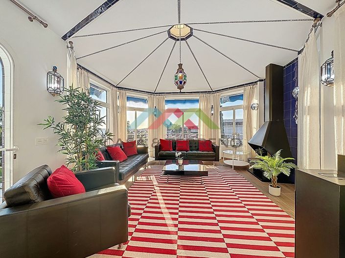 Image No.15-7 Bed Villa for sale