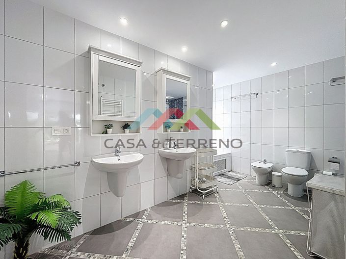 Image No.47-7 Bed Villa for sale