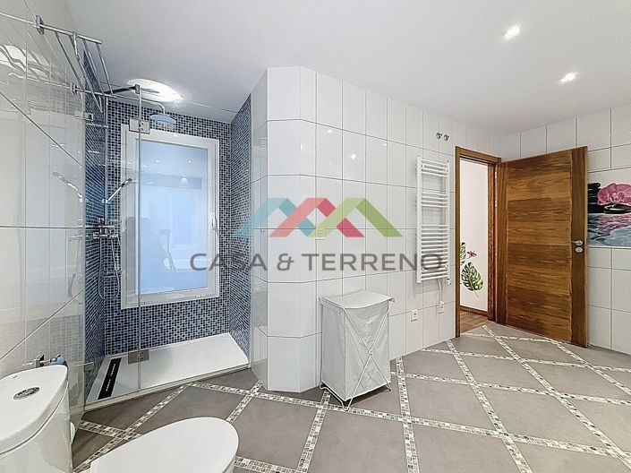 Image No.49-7 Bed Villa for sale