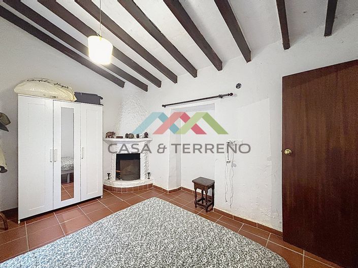 Image No.25-3 Bed Country House for sale