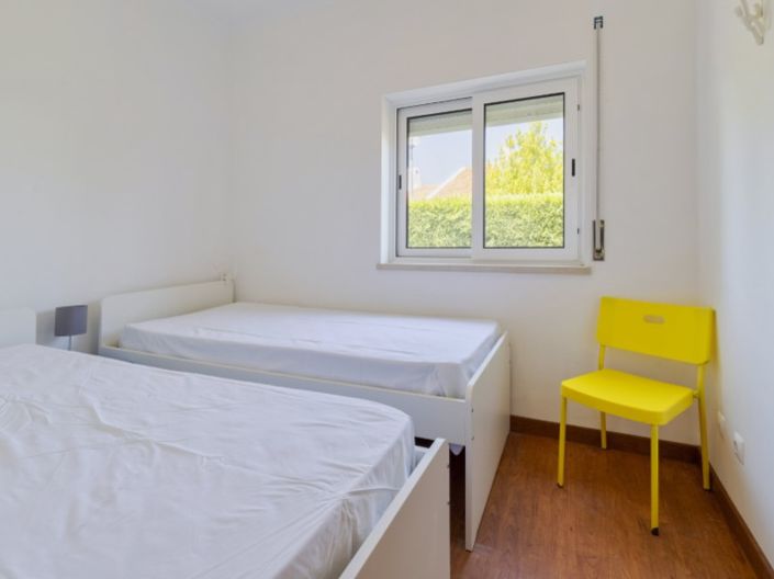 Image No.15-4 Bed House for sale