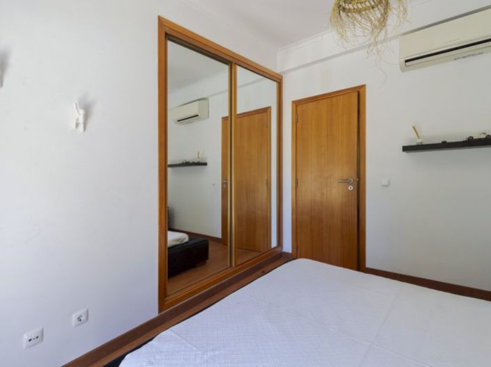 Image No.18-4 Bed House for sale