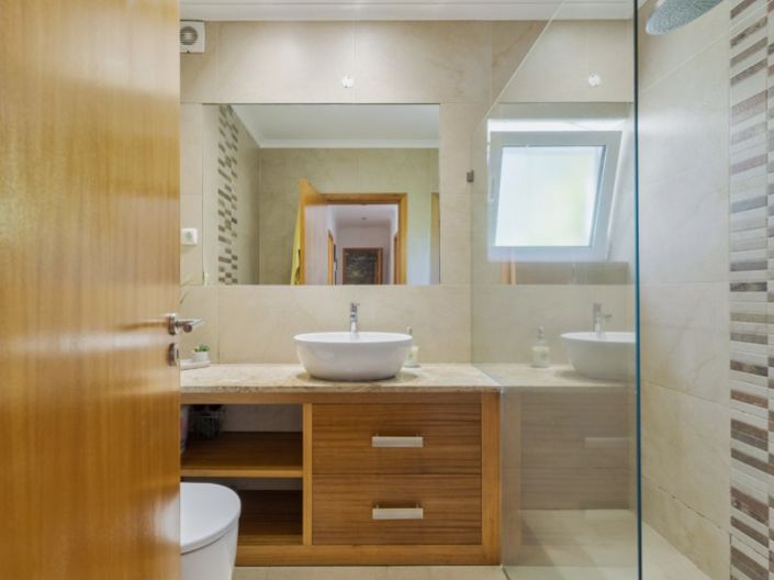 Image No.19-4 Bed House for sale