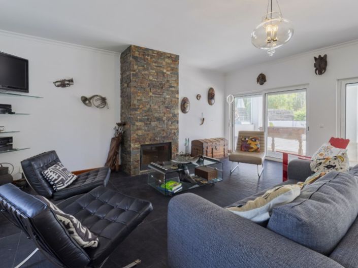 Image No.8-4 Bed House for sale