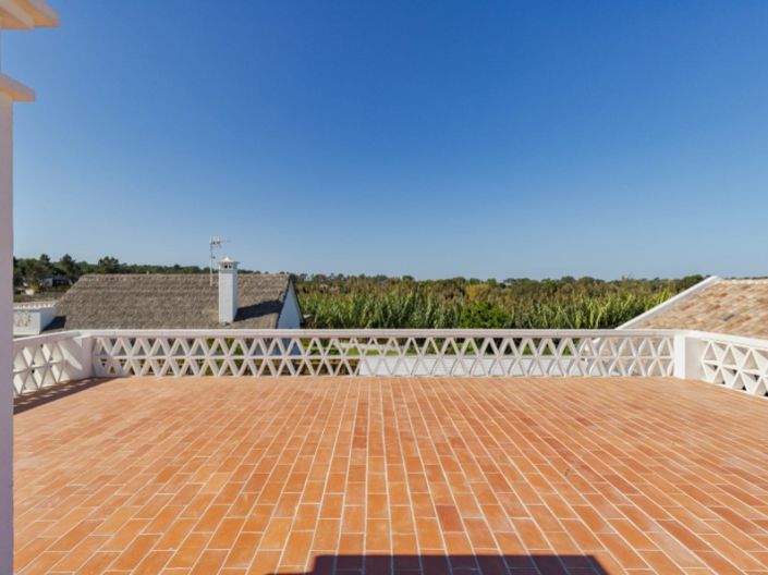 Image No.19-5 Bed House for sale