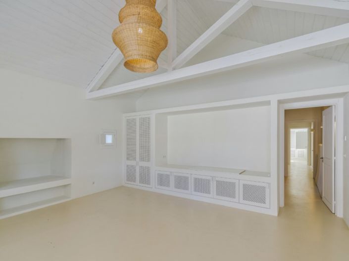 Image No.20-5 Bed House for sale