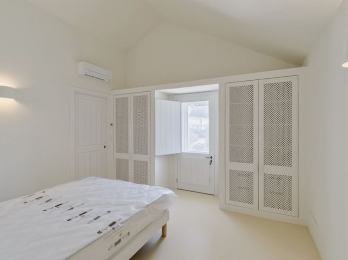 Image No.8-5 Bed House for sale