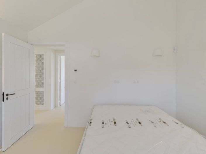 Image No.9-5 Bed House for sale