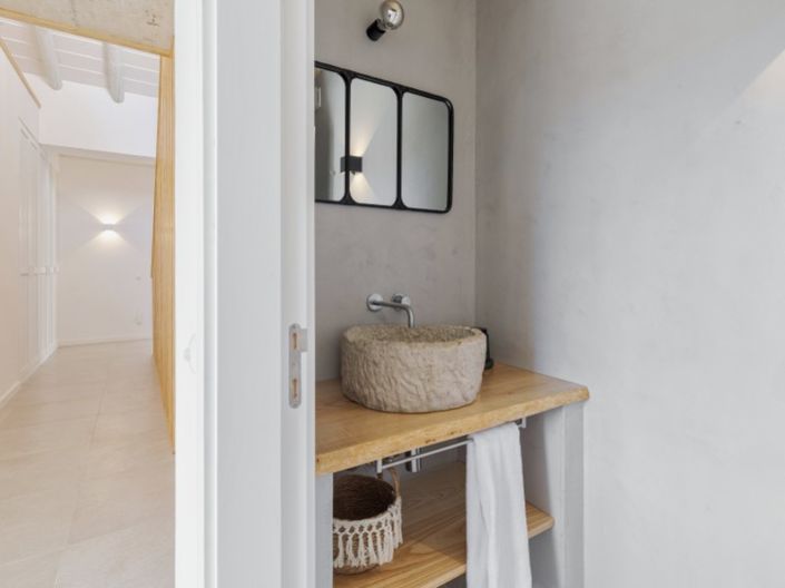Image No.18-5 Bed House for sale