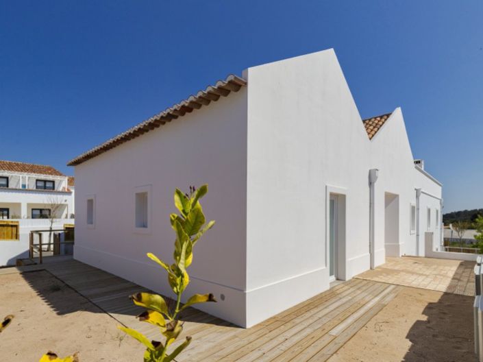Image No.2-5 Bed House for sale