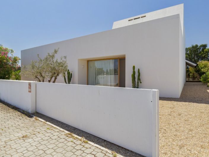 Image No.2-5 Bed House for sale