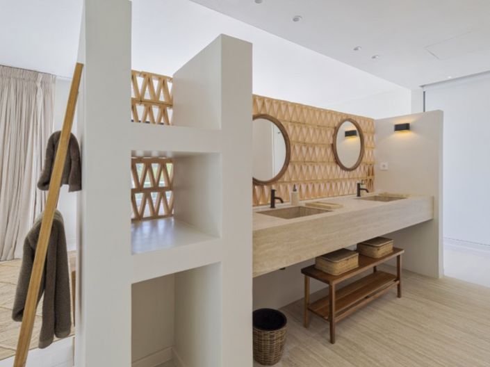 Image No.30-5 Bed House for sale