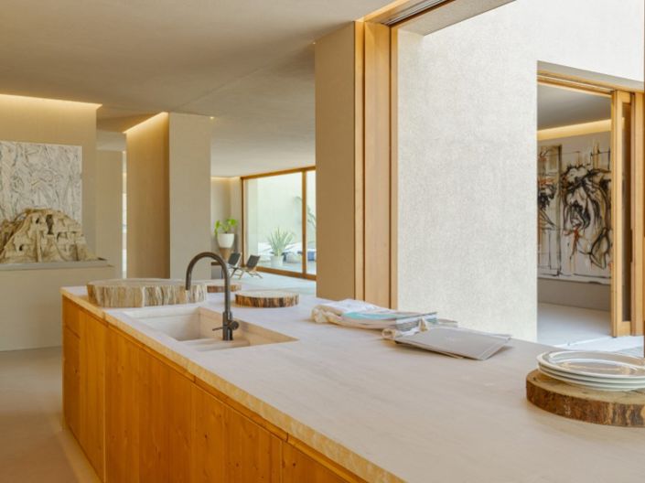 Image No.20-4 Bed House for sale