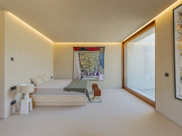 Image No.42-4 Bed House for sale