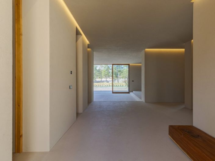 Image No.6-4 Bed House for sale