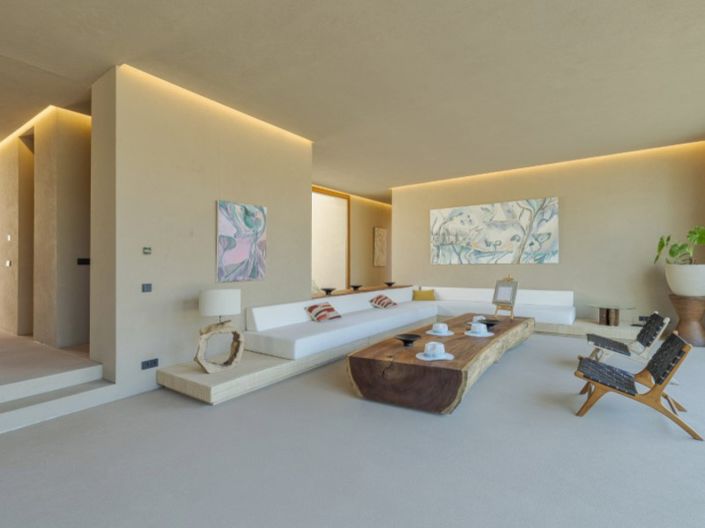 Image No.8-4 Bed House for sale