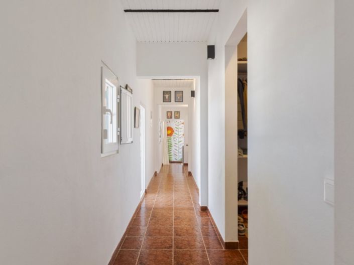 Image No.15-3 Bed House for sale