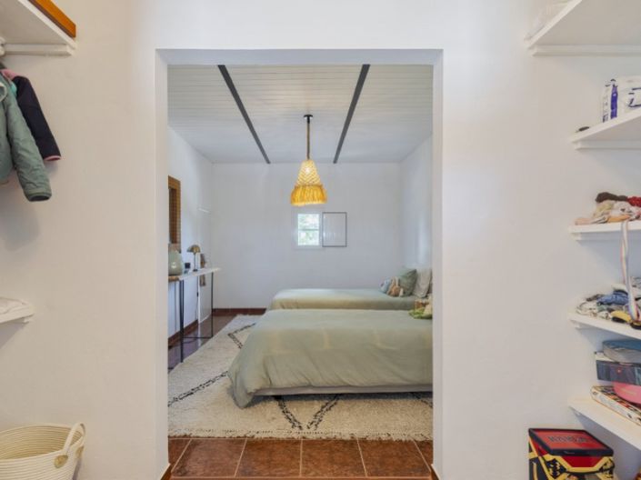 Image No.17-3 Bed House for sale