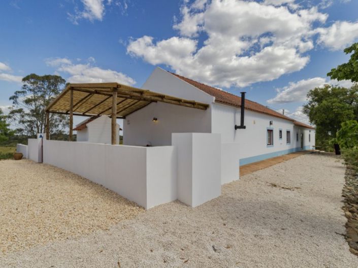 Image No.8-3 Bed House for sale