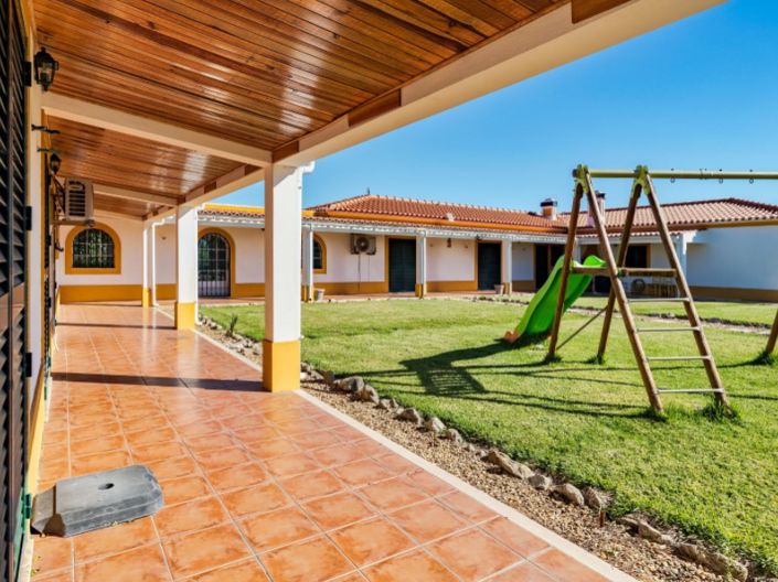 Image No.16-5 Bed House for sale