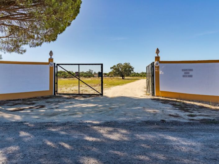 Image No.2-5 Bed House for sale