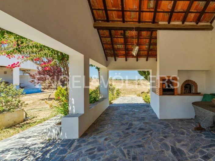 Image No.11-4 Bed Farmhouse for sale