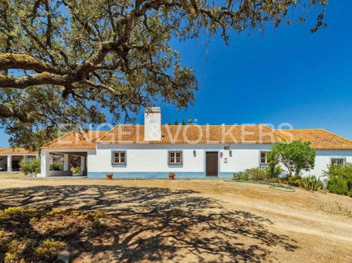 Image No.16-4 Bed Farmhouse for sale