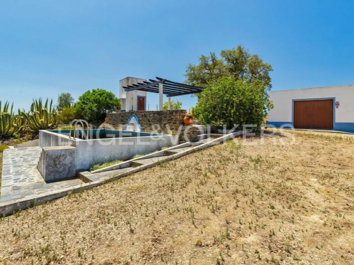Image No.17-4 Bed Farmhouse for sale
