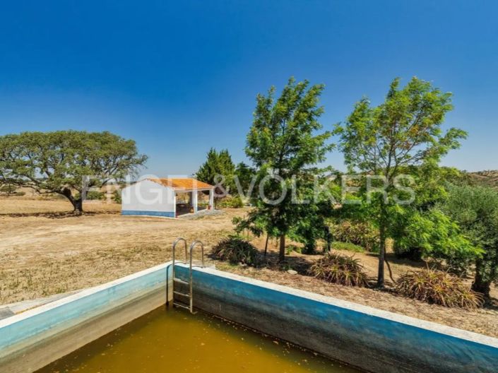 Image No.23-4 Bed Farmhouse for sale