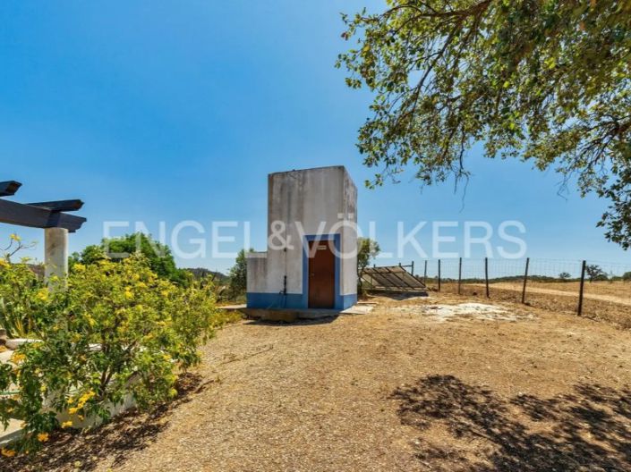 Image No.24-4 Bed Farmhouse for sale
