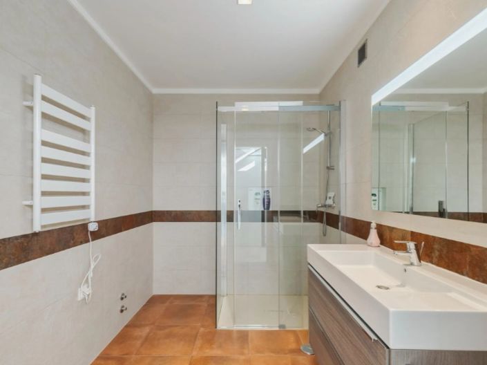 Image No.22-3 Bed House for sale