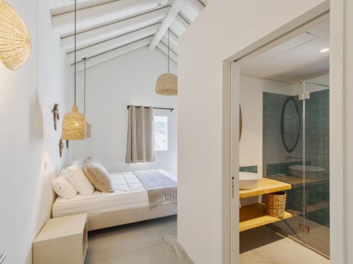 Image No.24-3 Bed House for sale