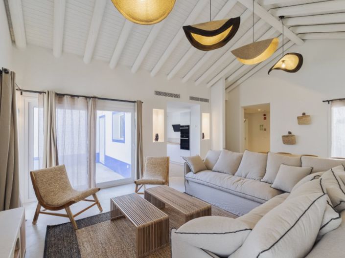 Image No.8-3 Bed House for sale