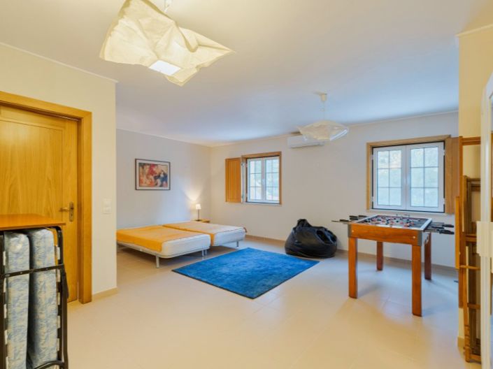 Image No.12-2 Bed House for sale