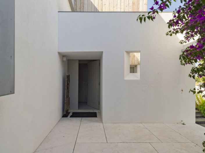 Image No.12-5 Bed House for sale