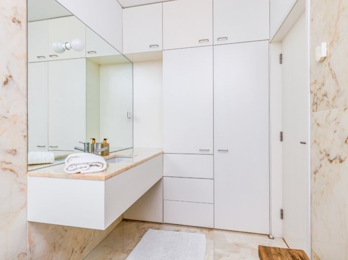 Image No.40-5 Bed House for sale
