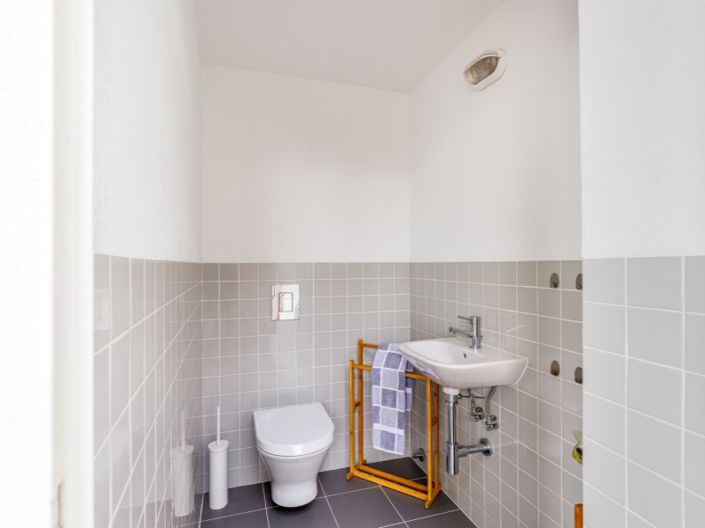 Image No.55-5 Bed House for sale
