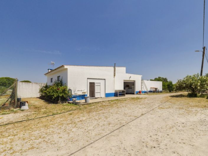 Image No.18-7 Bed House for sale