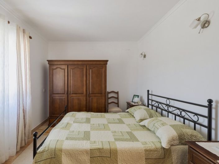 Image No.9-7 Bed House for sale
