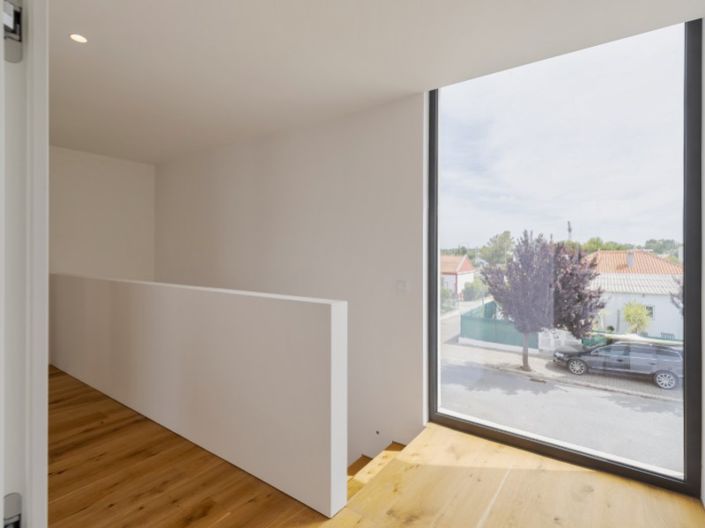 Image No.20-3 Bed House for sale