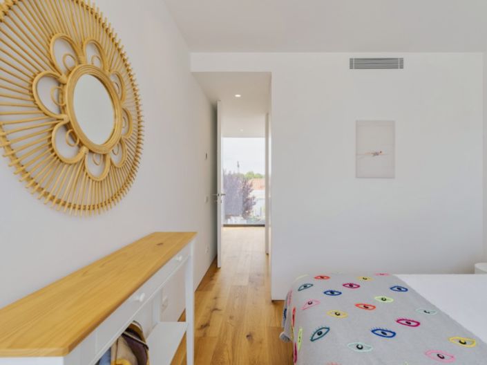 Image No.21-3 Bed House for sale