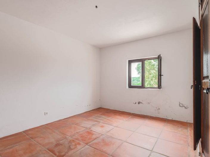 Image No.10-7 Bed House for sale