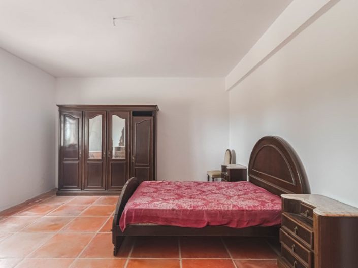 Image No.13-7 Bed House for sale