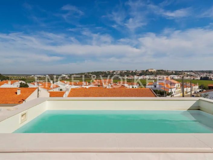 Image No.2-4 Bed House for sale