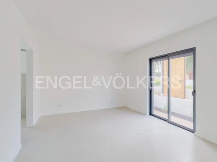 Image No.23-4 Bed House for sale