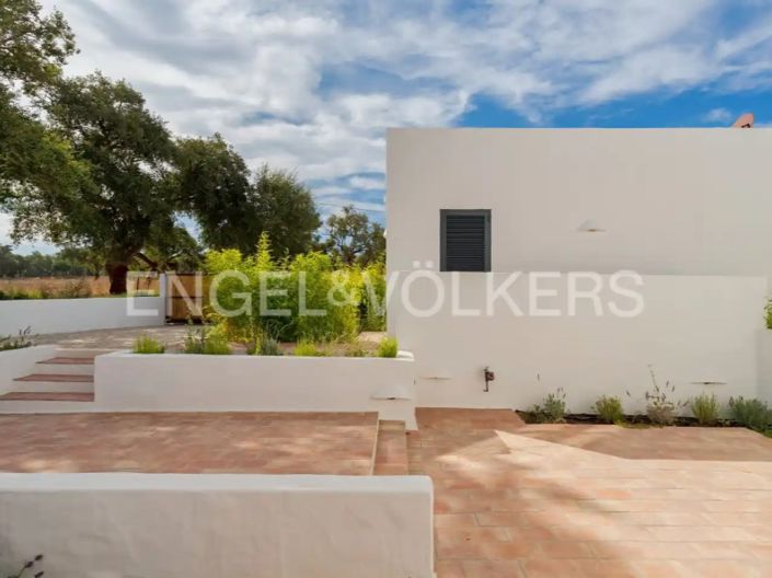 Image No.26-4 Bed House for sale