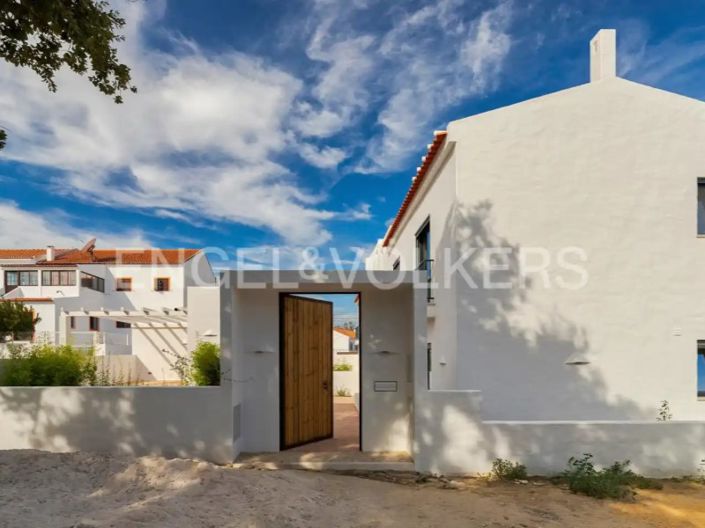 Image No.3-4 Bed House for sale