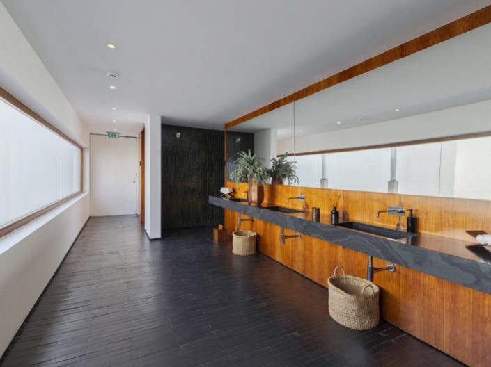 Image No.14-6 Bed House for sale