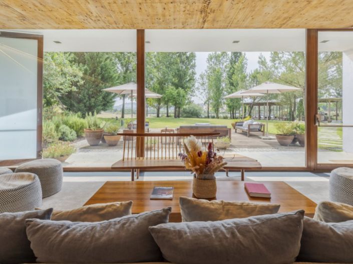 Image No.25-6 Bed House for sale
