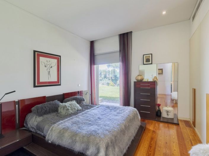 Image No.19-7 Bed House for sale